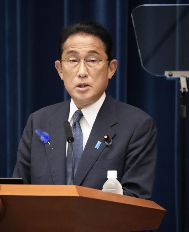 ワクチンの4回目接種拡大を表明した岸田首相（共同通信社）