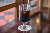 味が薄まる、飲むのに邪魔… 冷たい飲み物注文で「氷は不要」という人たちの言い分