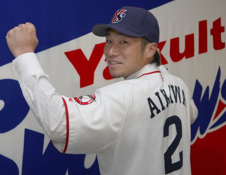 2008年オフに横浜から移籍した相川亮二。ヤクルト球団史上初のFA獲得選手として話題に（時事通信フォト）