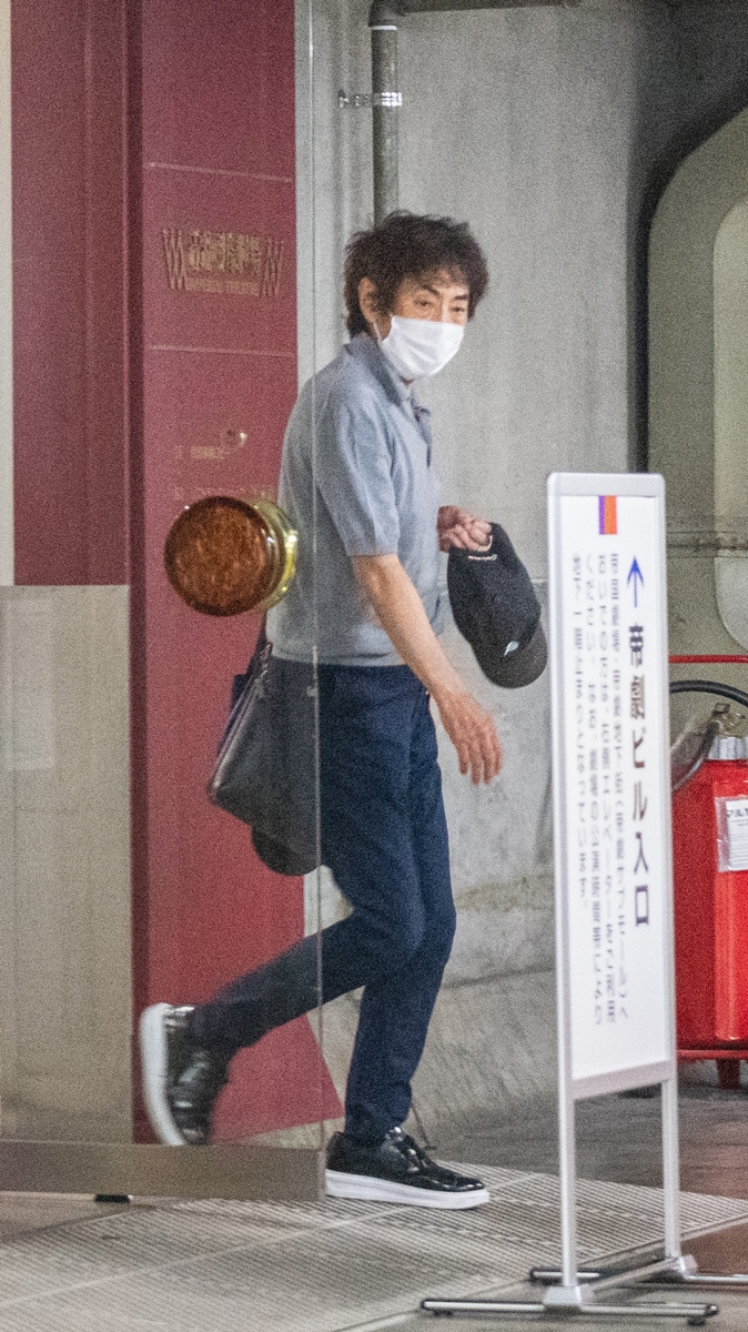 デニムも似合う大御所俳優