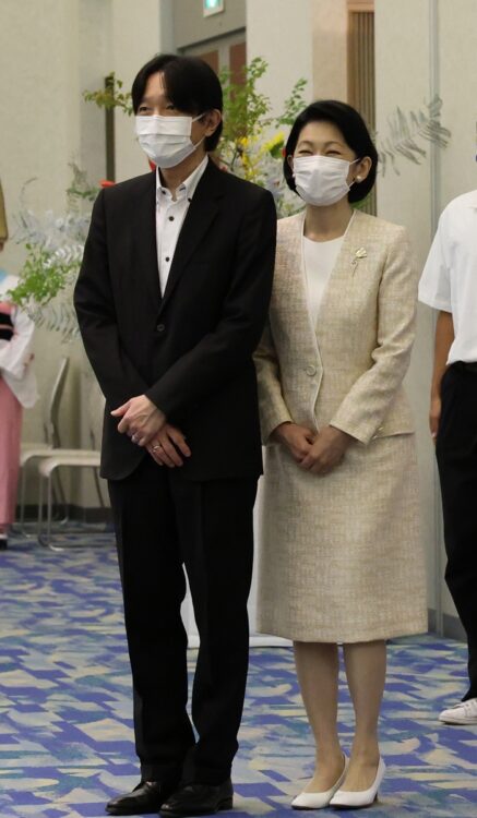 秋篠宮ご夫妻も精力的にお出ましになっている（2022年7月、徳島県徳島市。写真／JMPA）