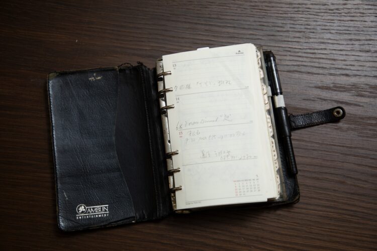 手帳はスティーブン・スピルバーグ監督からの贈り物を約40年にわたって使っている