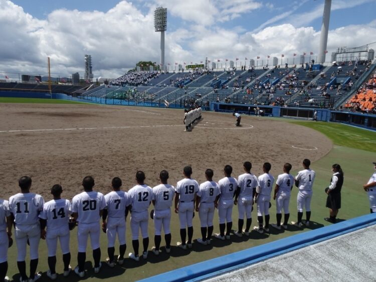 試合は静岡市で行われ、雨でサスペンデッドになるなど、ハプニングもあった