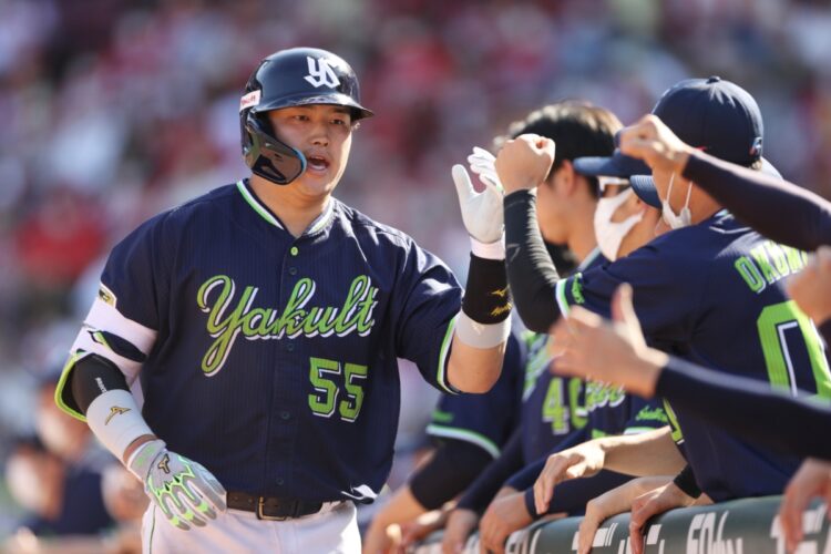 ヤクルト・村上宗隆が史上最年少40号！「外れ1位」が清宮幸太郎