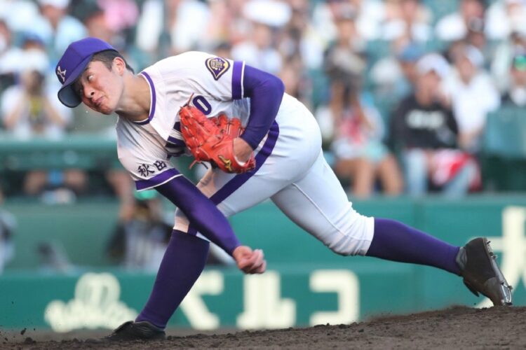 2018年、吉田輝星の力投で秋田県勢として103年ぶりの決勝進出を果たした金足農業も資金集めに苦労していた(時事通信フォト)