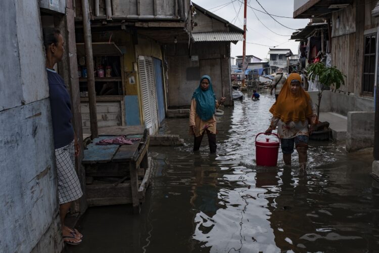 インドネシアの首都ジャカルタでは、街のいたるところで浸水に悩まされている（写真／Getty Images）