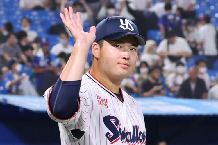 偉業を達成したヤクルト・村上宗隆（時事通信フォト）