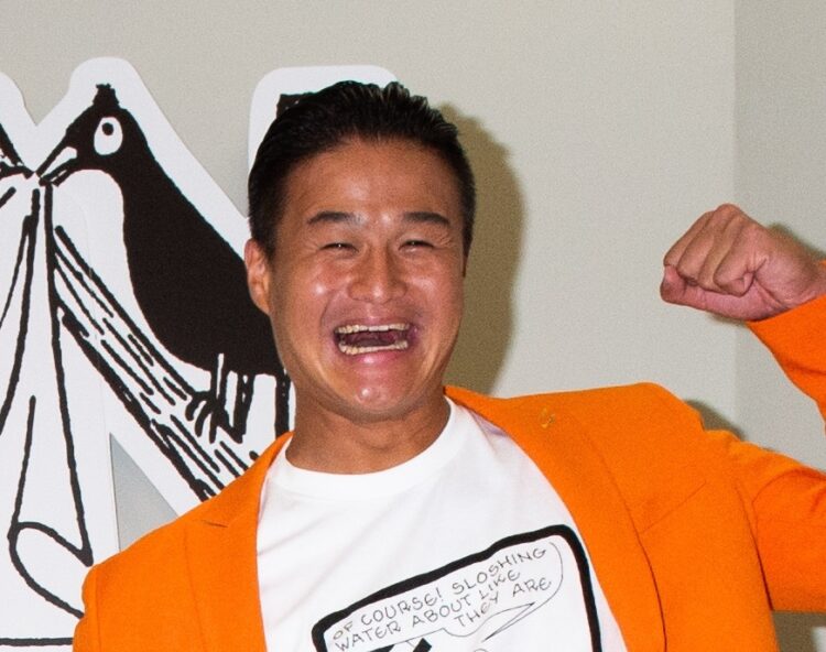 笑顔すぎるほどの笑顔も特徴の高岸