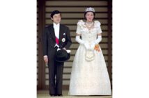 島根から“世界のハナエモリ”へ 森英恵さんがデザインした雅子さまの華麗なるドレス