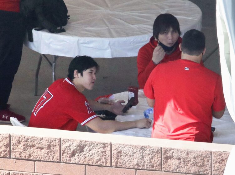 大谷選手は納豆巻きを試合前に食べることが多いという（共同通信社）