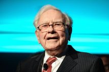 投資の神様・バフェット氏も勧めるインデックス投信、アクティブ投信と何が違う？