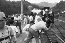 豪奢な 危機にあるSL 部品入手困難、人材・資金難のなかで大井川鉄道は 航空機一般