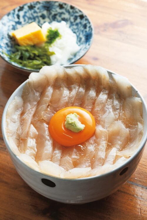 「みなと食堂」平目漬丼