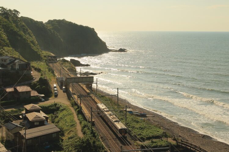 東北＆信越の絶景スポット（新潟県の信越本線青海川駅と日本海）