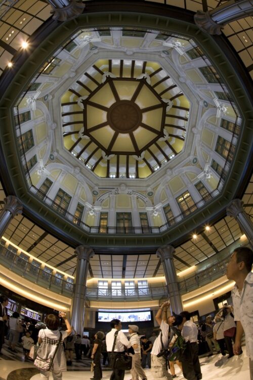 大正時代の創建当時の姿になったJR東京駅丸の内駅舎の南口のドーム型屋根（時事通信フォト）