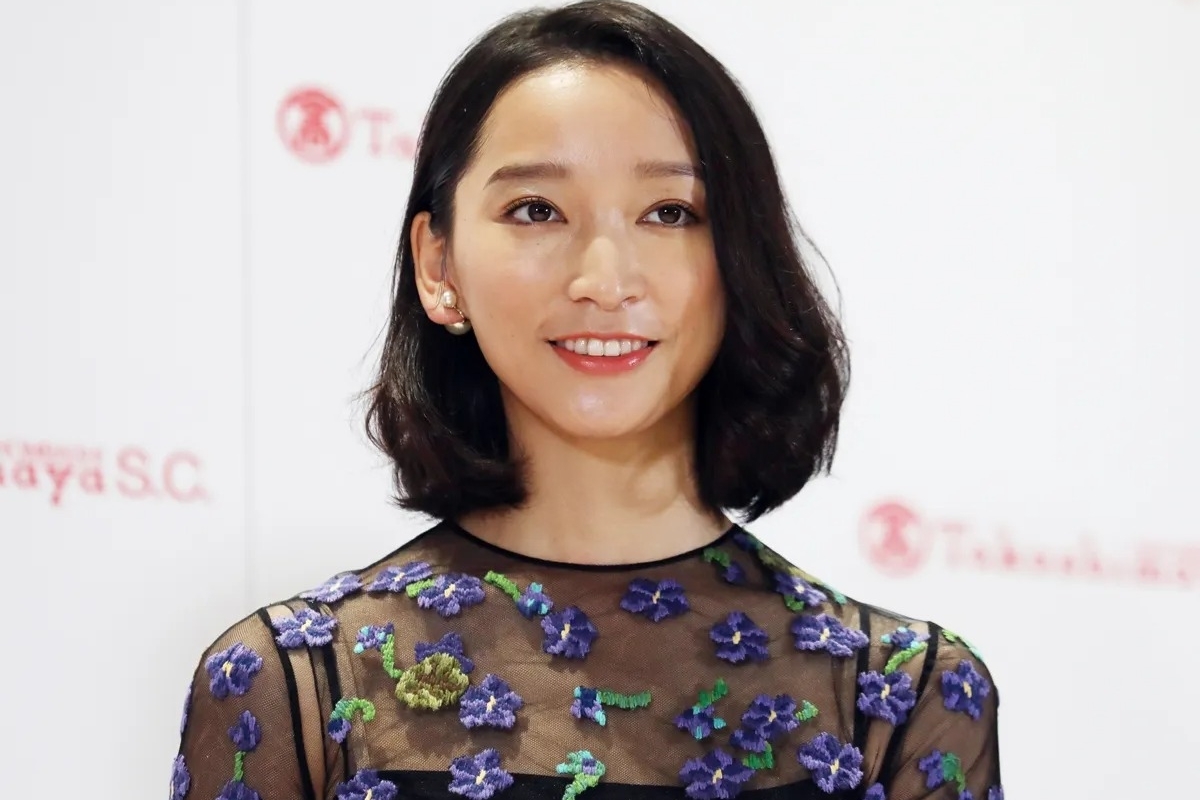 杏 子供3人とのフランス移住を報告 Youtuberに本格転身で月収500万円も Newsポストセブン
