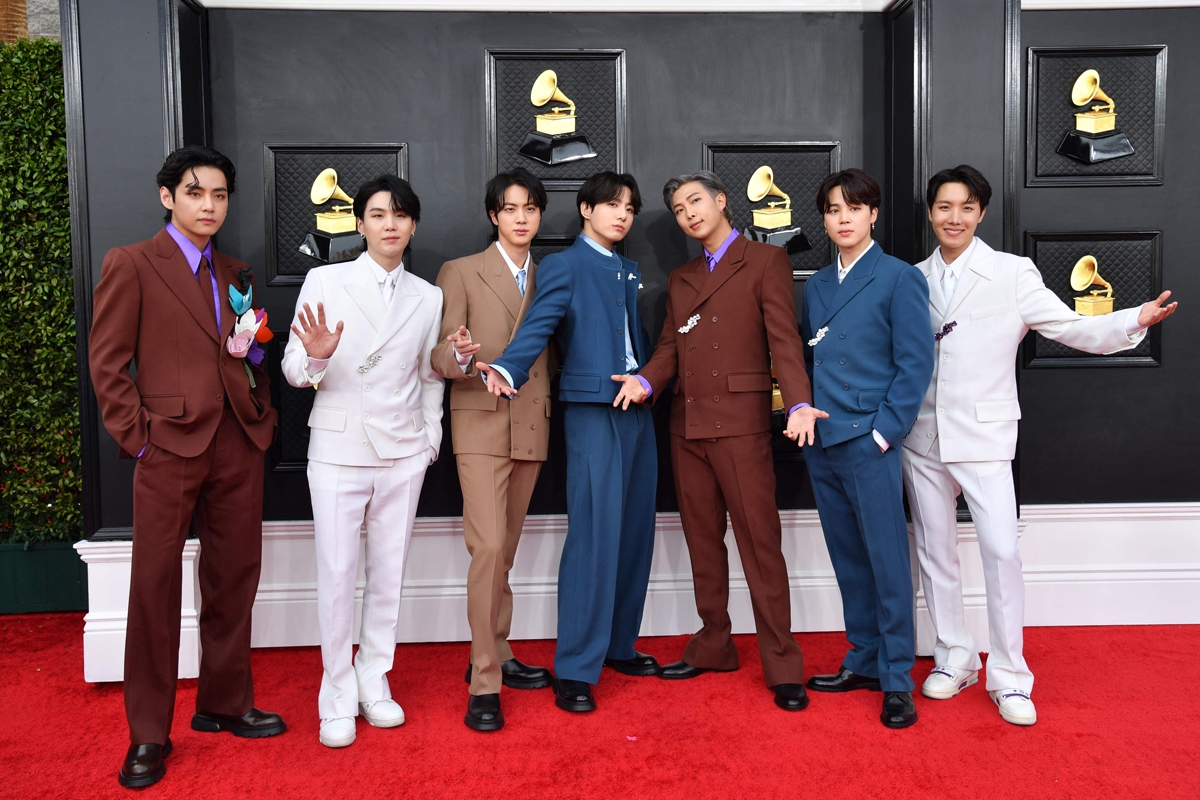 BTS 釜山で開催、無料イベントの大熱狂 現地ビジネスホテルの料金