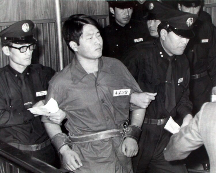 朴正煕夫人を殺害した文世光（写真／AFLO）