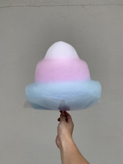 レインボー綿あめは人気は高いがコストがかかる（イメージ）