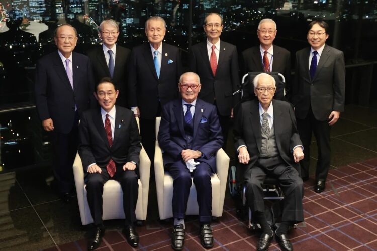 昨年12月の「長嶋茂雄氏の文化勲章受賞祝う会」に出席していたが…（写真右下／共同通信社）