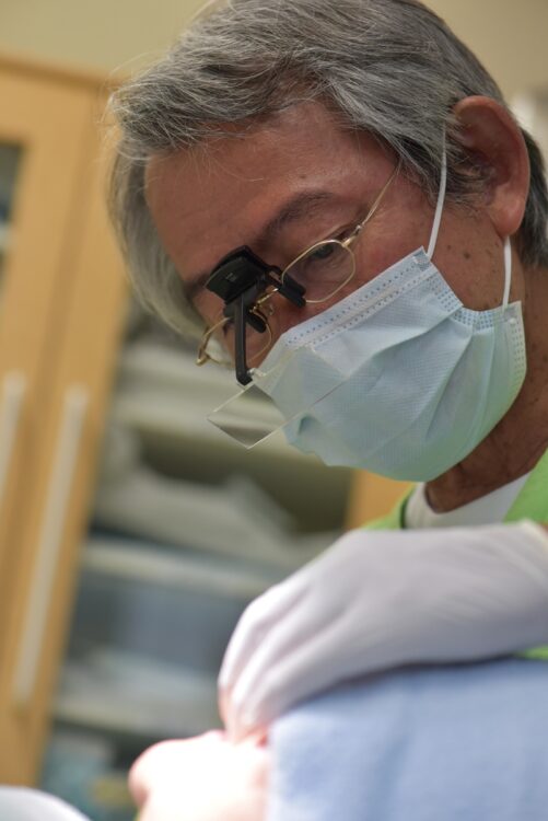 歯周病治療の指導者として知られる弘岡氏