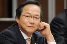12月の宮崎県知事選出馬の意向を示した横峯良郎氏