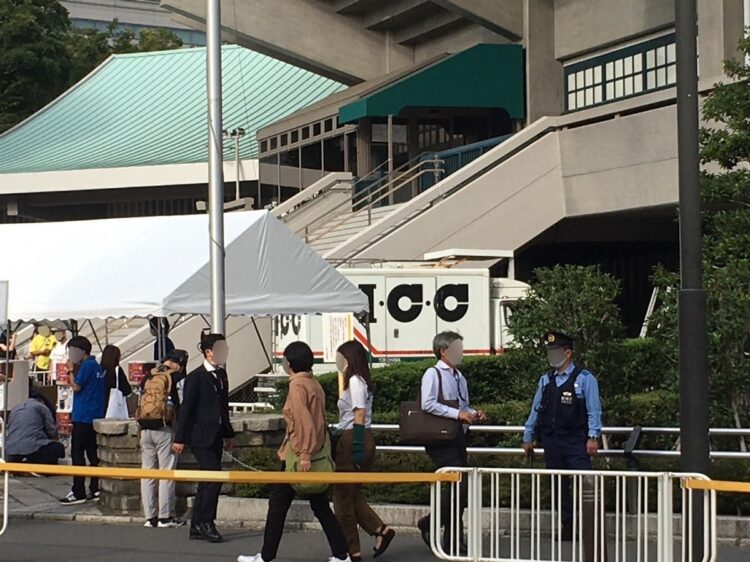 武道館の側にもいる