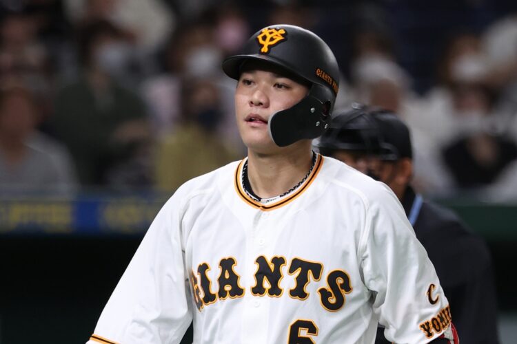 坂本勇人の女性スキャンダルをTV局などが報じない理由は？（時事通信フォト）