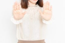 【60代女性・私の宗教放浪記】自宅に来た新興宗教の強引な勧誘を追い返した言葉