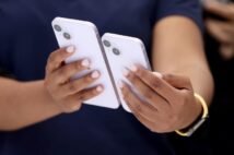iPhone 14で「mini」廃止 コンパクトサイズにこだわる“mini難民”たちの嘆き