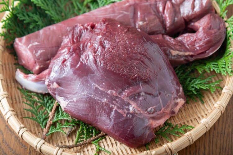 認証マークのついている肉で、正しく調理されたものを（写真／GettyImage）