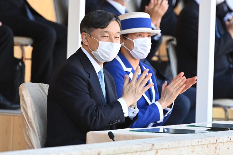 国体をご覧になられた天皇皇后両陛下（写真／JMPA）