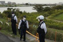 遺体が見つかった直後の様子(時事通信フォト)