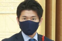 首相秘書官に就任した長男の岸田翔太郎氏