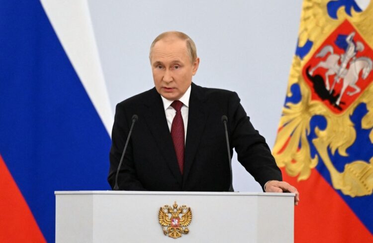モスクワのクレムリンで、ウクライナ東・南部４州の併合を正当化するロシアのプーチン大統領。2022年9月30日（AFP＝時事）