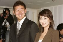 かつては野球選手とのゴールインが定番だった（2004年に結婚した松坂と柴田アナ。写真／共同通信社）