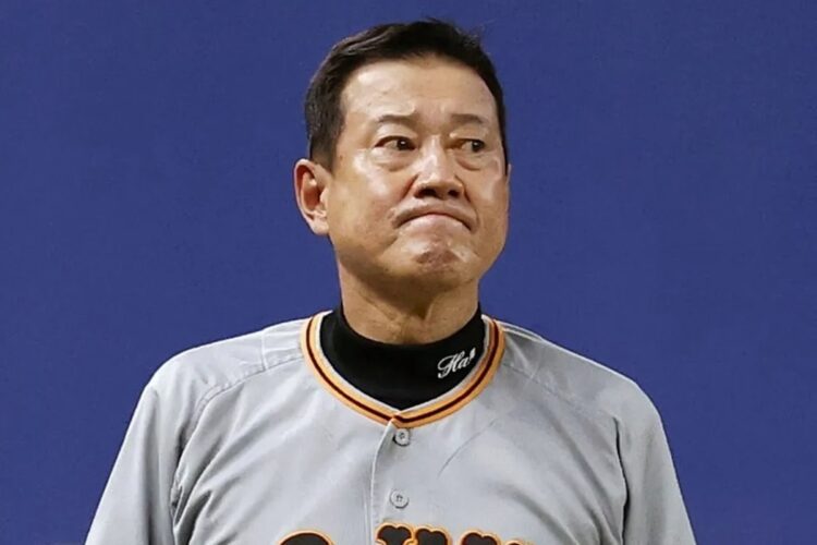 開幕から苦しい試合が続く原巨人（写真／共同通信社）