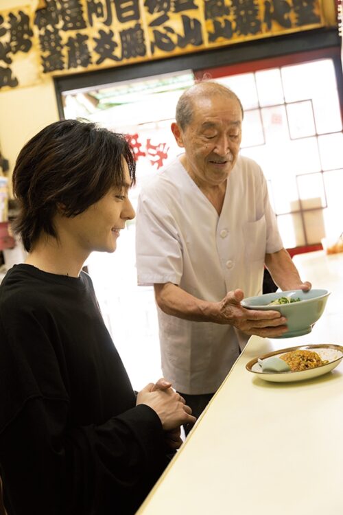 人気No.1の名物。ナシゴレンとのセットは800円