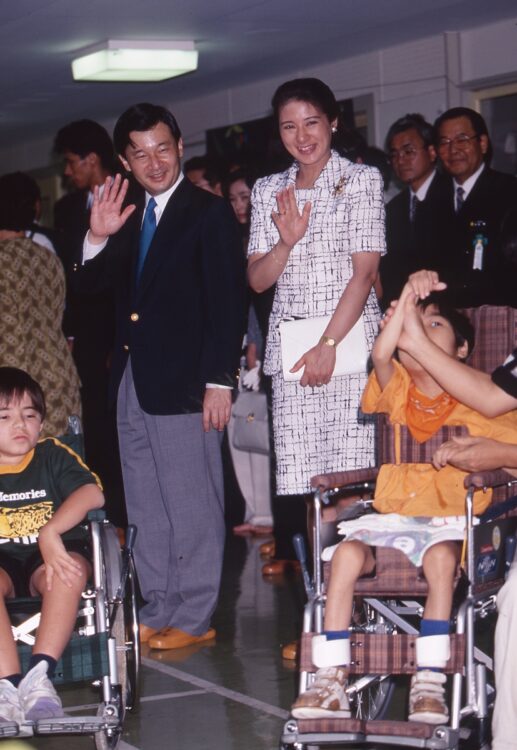 25年前の1997年7月、「全国農業青年交換大会」ご出席のため沖縄を訪問された両陛下（当時は皇太子ご夫妻）