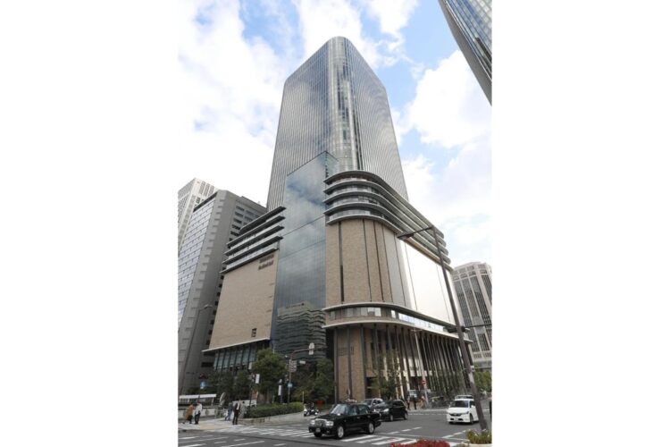 2012年、大阪・中之島にある大阪本社を建て替え2棟建ての超高層ビルに（写真／共同通信社）