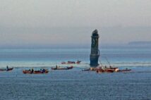 納沙布岬からわずか3・7キロの位置にある貝殻島。この海域で採れる「棹前コンブ」は漁師たちの最大の収入源だ