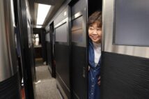 65才オバ記者が池袋→大阪の“完全個室の深夜バス”体験ルポ　「狭さがなんとも心地いい」