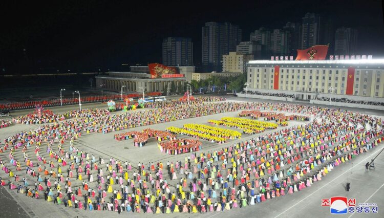 金正恩氏が総書記を務める朝鮮労働党は、10月10日に創立記念日を迎え、祝賀行事が行われた（時事通信フォト）