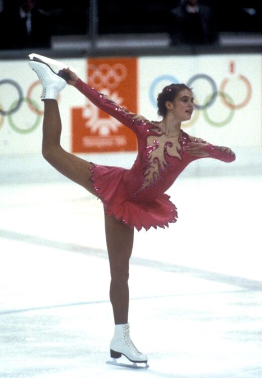 1984年サラエボ五輪でフィギュアスケート女子シングル金メダリストとなったカタリナ・ヴィットの演技（EPA＝時事）