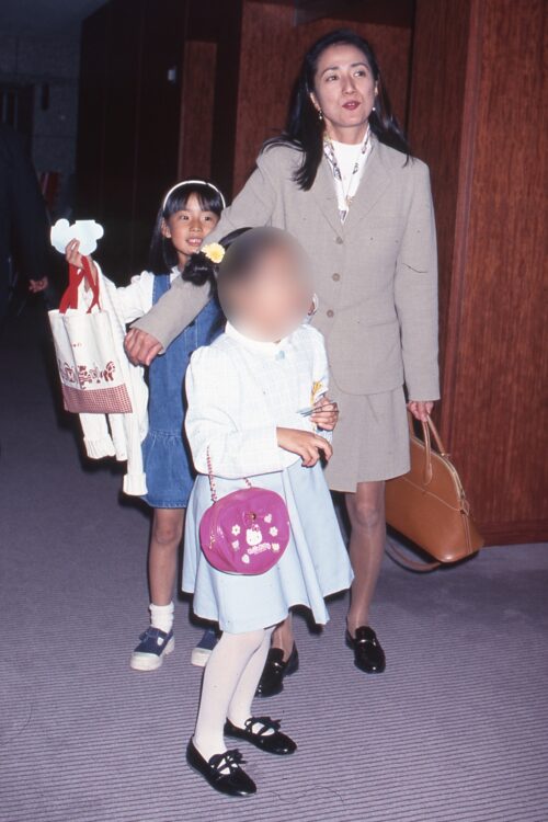 ビデオ『おしゃれキャット』発売ショーに訪れた松原千明さんとすみれ（1997年撮影）