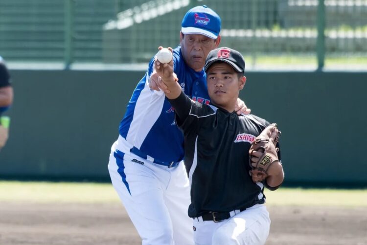 離島の子どもたちへの野球普及活動にも力を入れていた村田兆治さん（2017年8月）