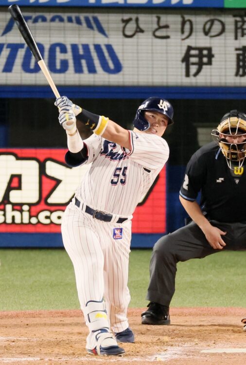 史上最年少三冠王を獲得したヤクルト村上宗隆（時事通信フォト）