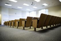Fラン大学OBが明かす“アホみたいな”中退事情 「彼女ができないから辞めます」