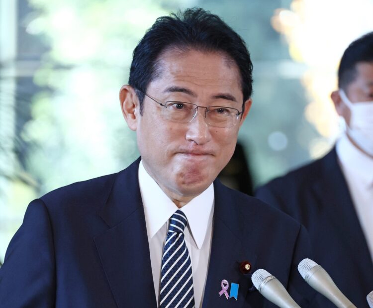 瀬戸際に立たされている岸田首相（時事通信フォト）