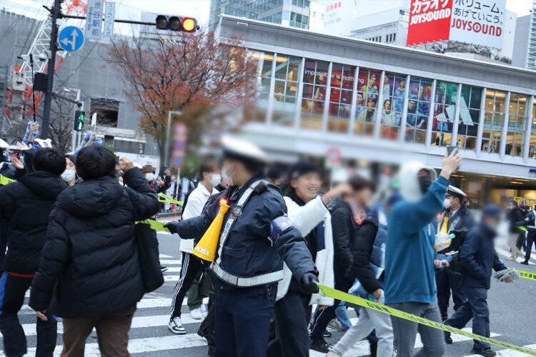 朝7時ごろには人も減って日常を取り戻しつつあった